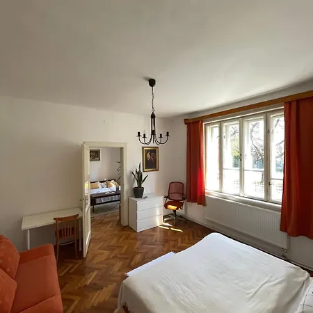 منزل للإقامة Retro House In Wider Center